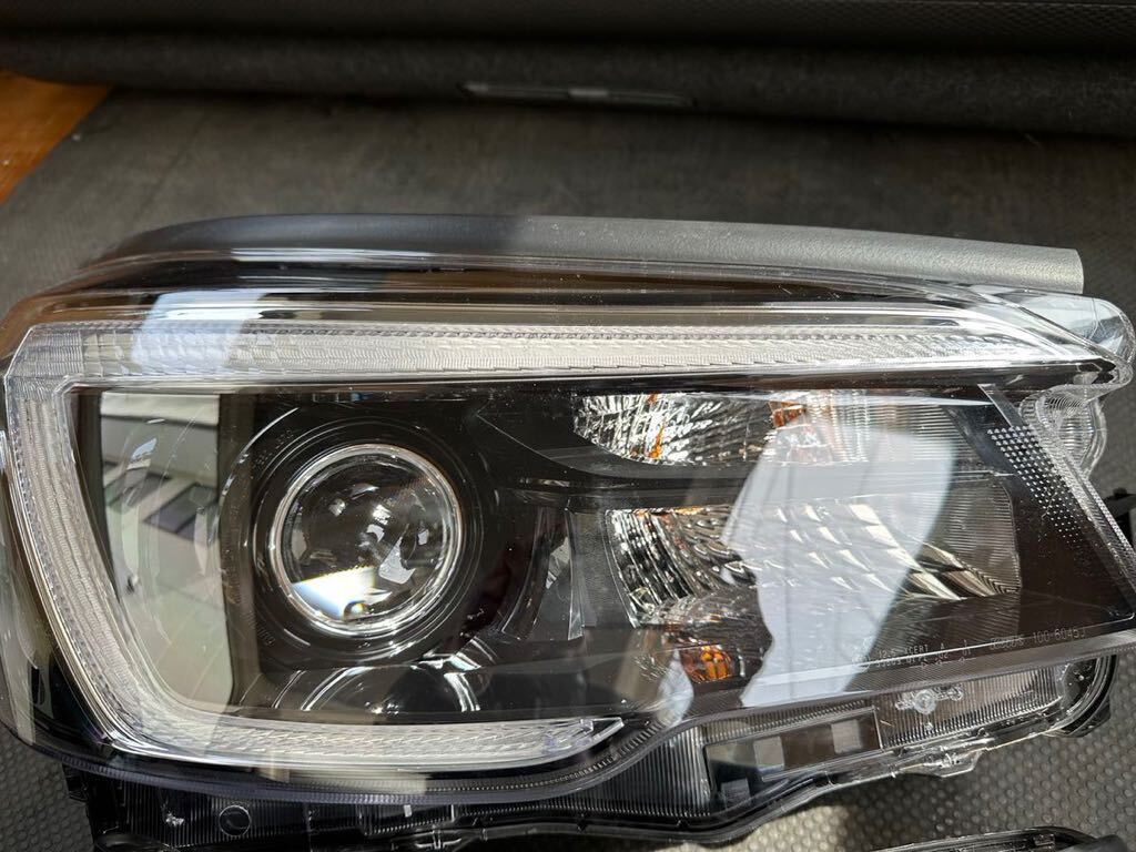 Subaru Forester SK5 SK9 SKE genuine LED headlight left and right KOITO100-6045J headlamp 84004SJ422/84004SJ432_画像4