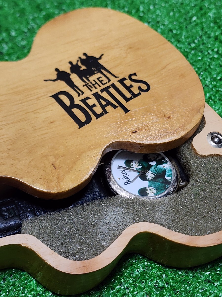 THE BEATLES　ビートルズ　クォーツ　腕時計ギター型木箱　コレクション①_画像9