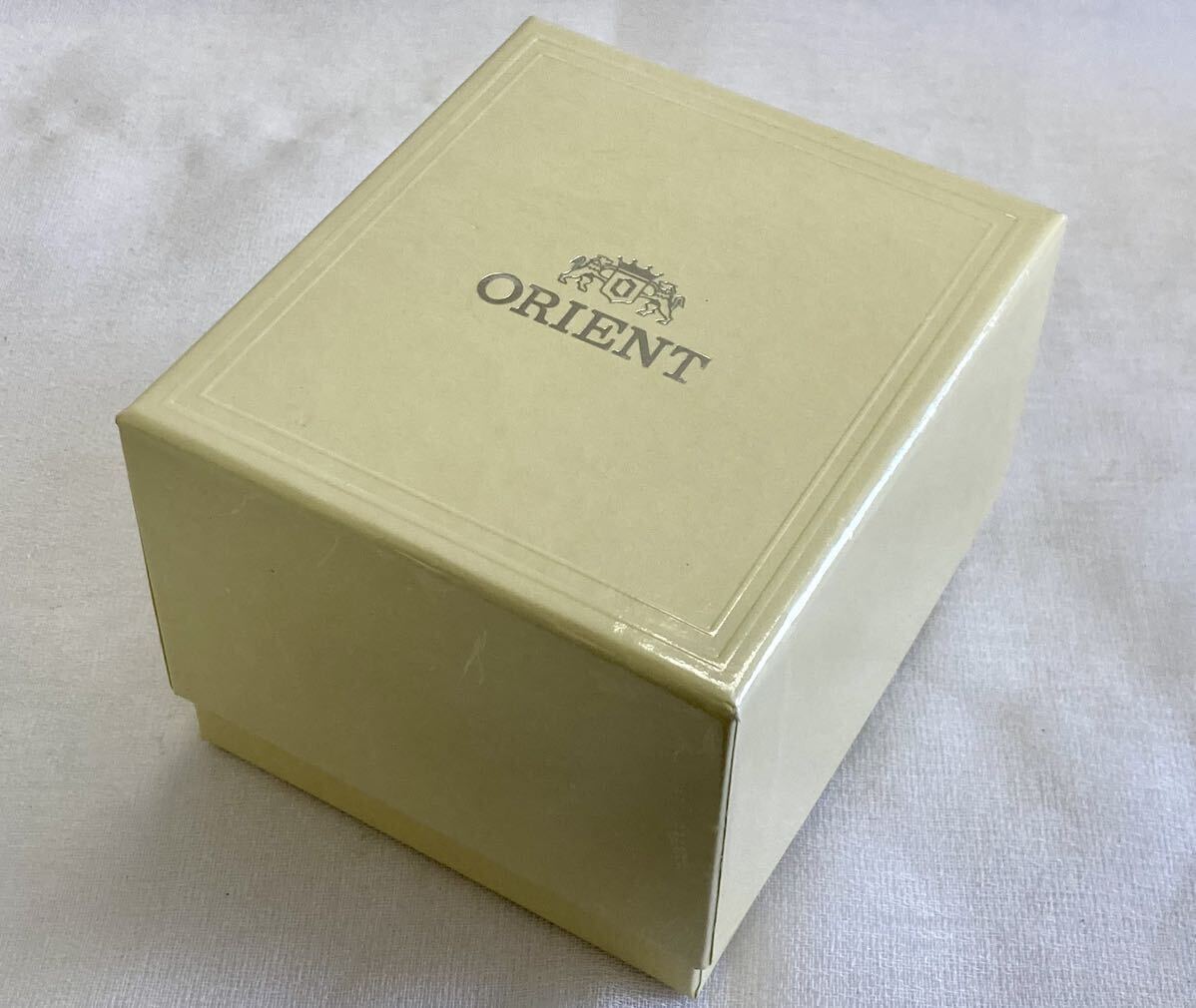 B オリエント ORIENT メンズ腕時計 黒文字盤 3針 UN8G-D1-B 10BAR ケース 取説 中古 動作未確認 ジャンク_画像9