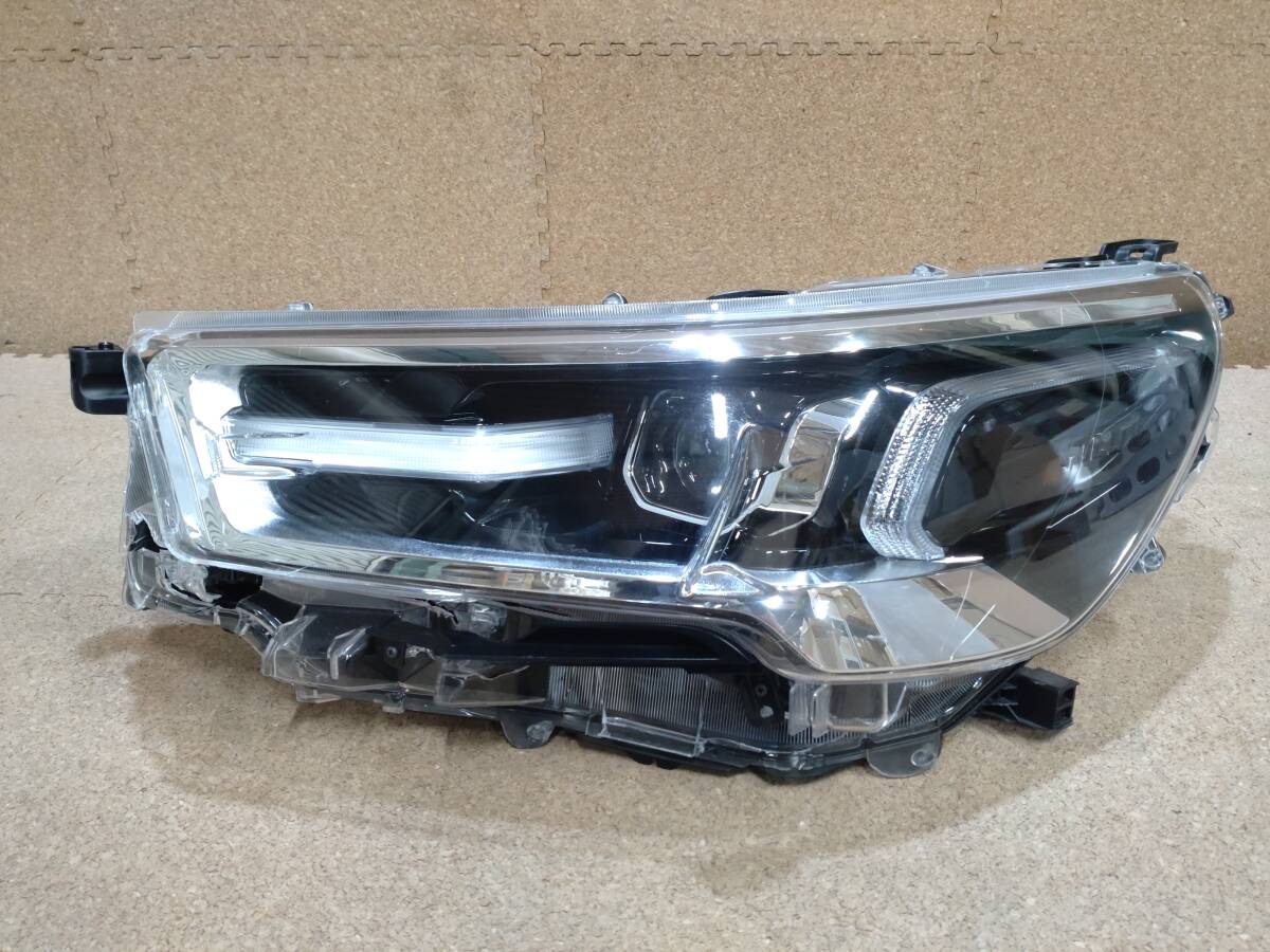 【ジャンク品】トヨタ ハイラックス GUN125 後期 左ヘッドライト LED KOITO コイト 0K-180 81150-0KU30【R6-1947C-O】_画像1