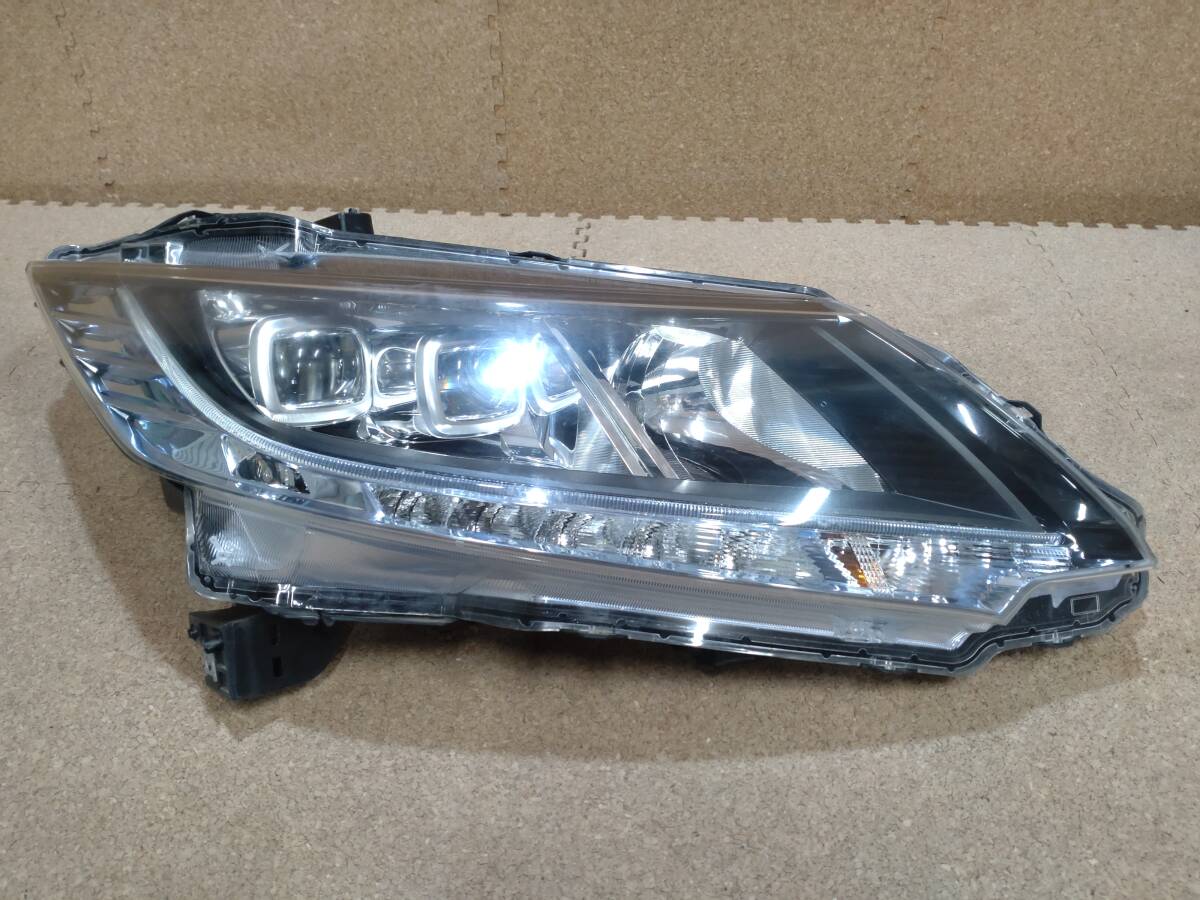 ホンダ オデッセイ ハイブリッド アブソルート EX RC4 前期 右ヘッドライト LED KOITO コイト 100-18076【R6-1937C-K】_画像1