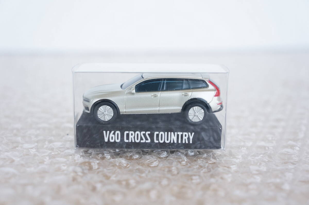 ★ ミニカー ★ ボルボ V60 クロスカントリー 中古ジャンク品_画像1