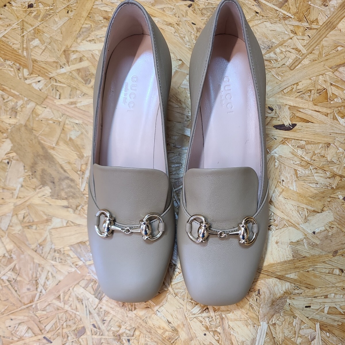 GUCCI 466701 ホースビット チャンキーヒール パンプス ゴールド GUCCI 466701 ホースビット チャンキーヒール パンプス ゴールド