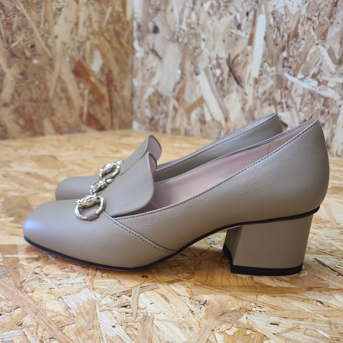GUCCI 466701 ホースビット チャンキーヒール パンプス ゴールド GUCCI 466701 ホースビット チャンキーヒール パンプス ゴールド