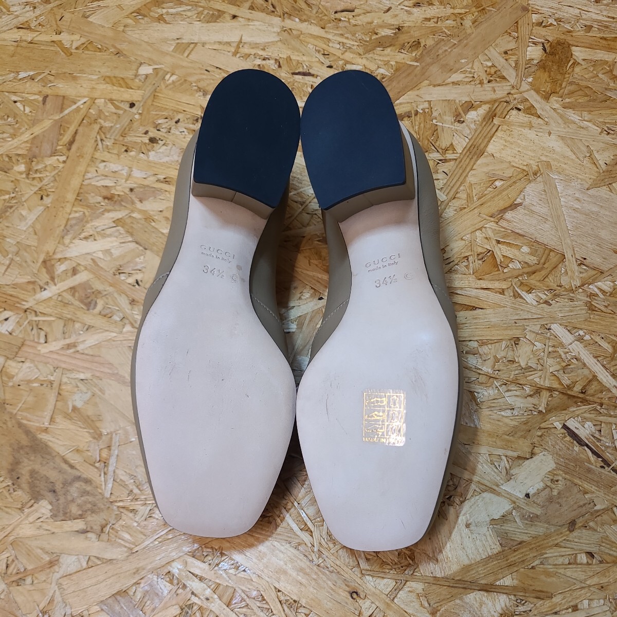 GUCCI 466701 ホースビット チャンキーヒール パンプス ゴールド GUCCI 466701 ホースビット チャンキーヒール パンプス ゴールド