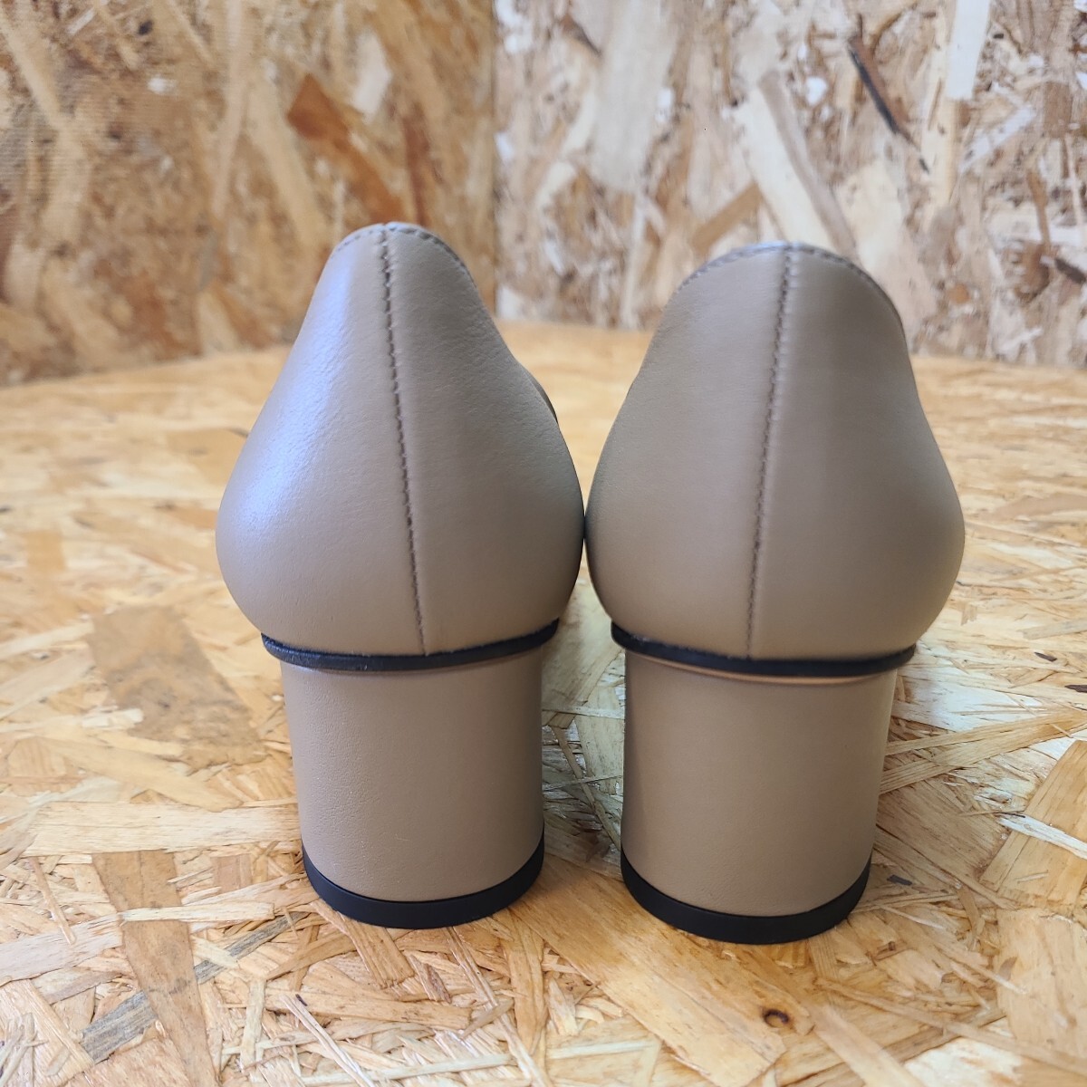 GUCCI 466701 ホースビット チャンキーヒール パンプス ゴールド GUCCI 466701 ホースビット チャンキーヒール パンプス ゴールド