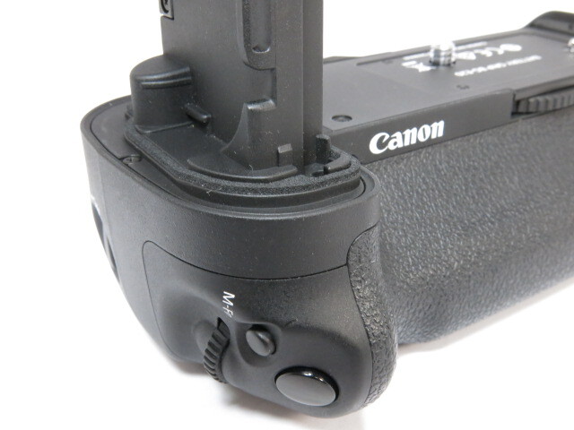 【 中古 動作確認済 】Canon BATTERY GRIP BG-E20 キヤノン バッテリーグリップ [管CN3027]_画像4