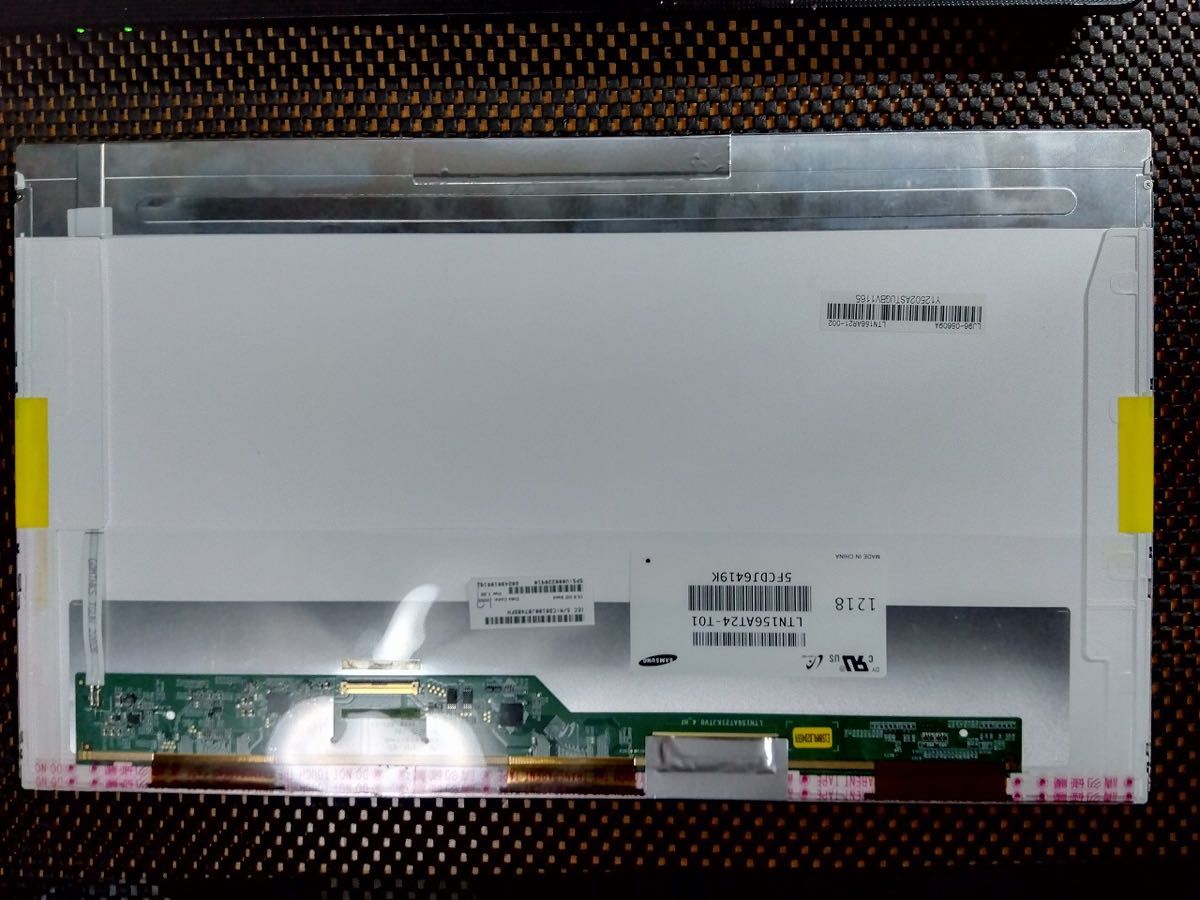 【中古】SAMSUNG LTN156AT24-T01 光沢液晶 1366x768 40ピン LED 15.6インチ