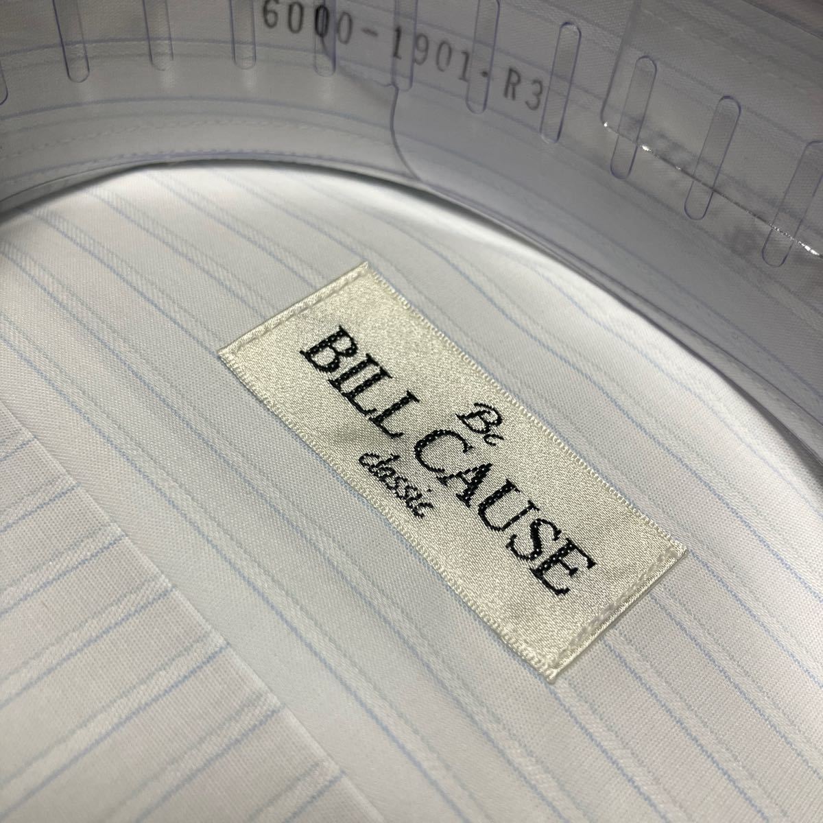 百貨店販売品　BILL CAUSE★形態安定　白地×ブルーストライプワイシャツ　M(39-80)　レギュラーカラー　送料無料