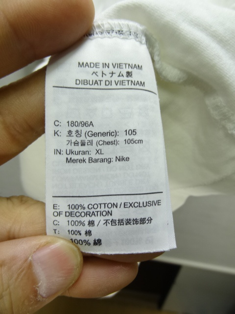 全国送料無料 ナイキ NIKE メンズ 綿100％素材 前ワンポイントロゴ 後は様々なロゴプリント 半袖 白Tシャツ XL(180/96A)_画像6