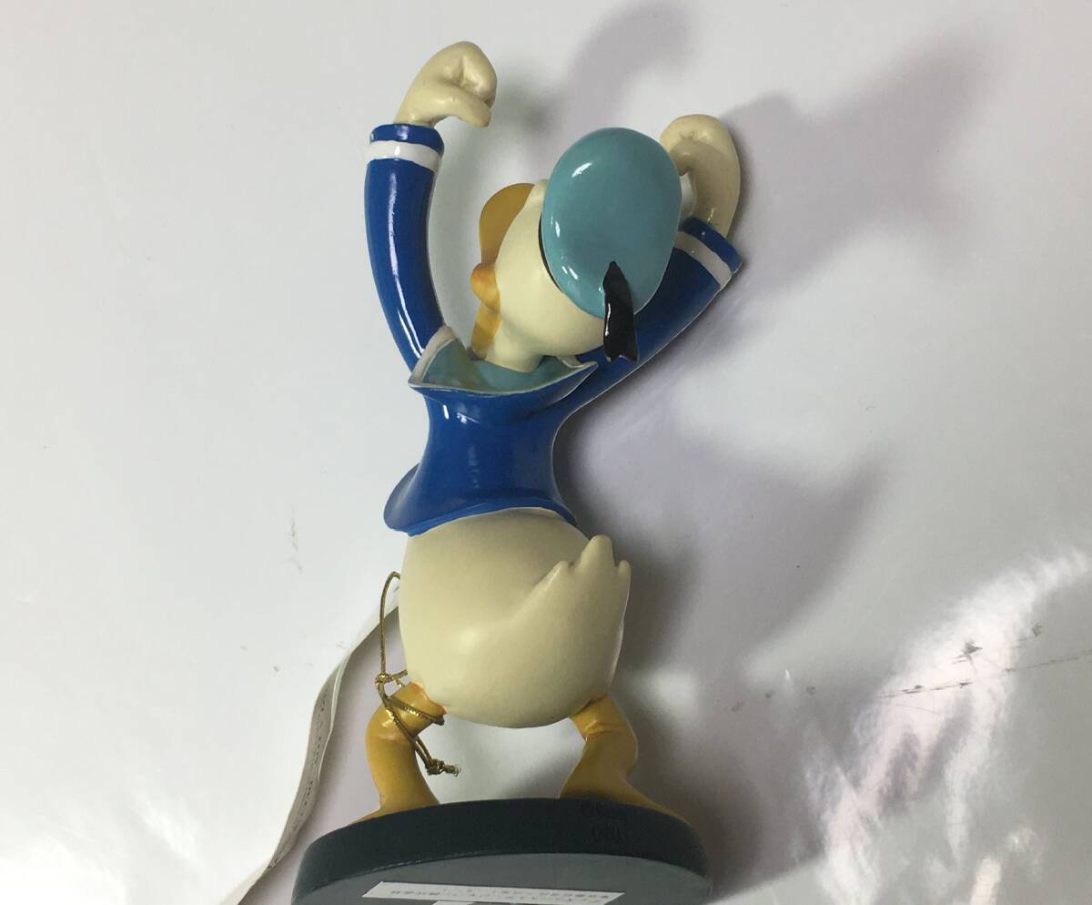  Donald figure springs Disney store limitation total length :12cm about 