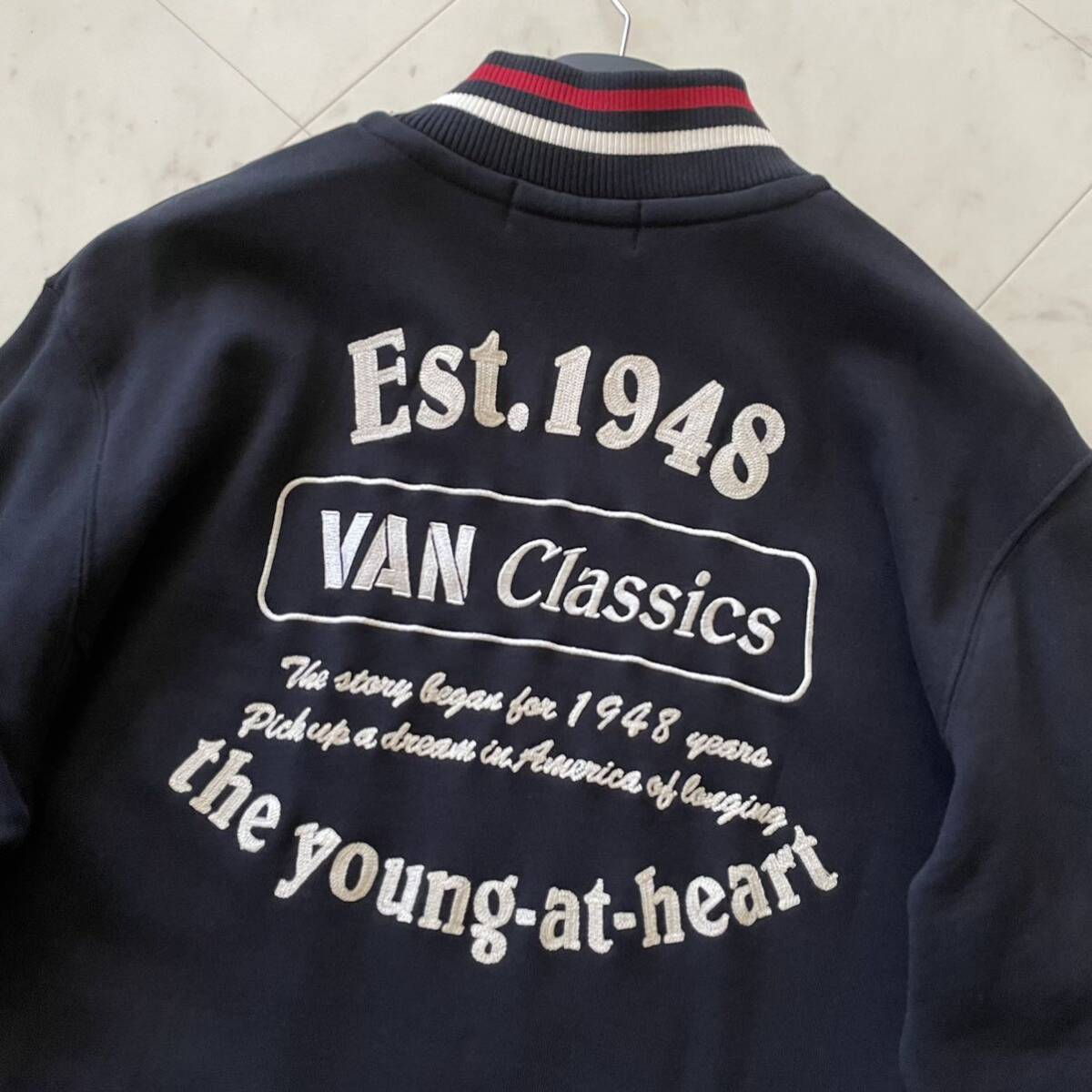  ultimate beautiful goods /LL size * VAN JAC Van ja Kett sweat blouson stadium jumper jacket Zip up XL embroidery badge navy men's 