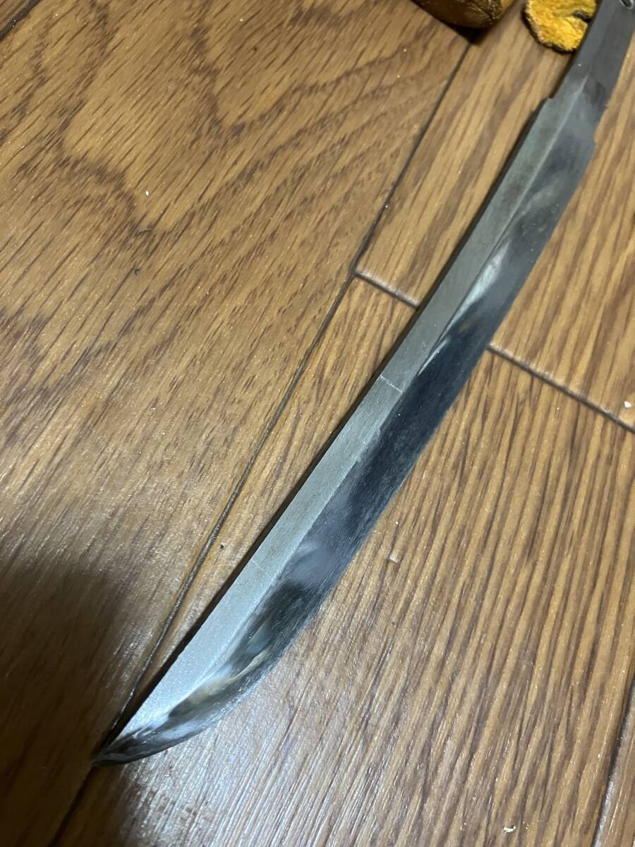 残欠 短刀 刃渡15cm以下 合法品 登録証不要刃長14.8cm 鎬造 銅ハバキ付 白鞘素人作品 鞘を含む全長27cm懐刀に 刃こぼれ刃切れなし鎧通し_画像4