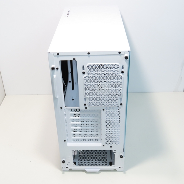 未使用 Fractal Design Pop Silent TG FD-C-POS1A-04 ホワイト オプションType-C搭載済みモデル！！_画像4