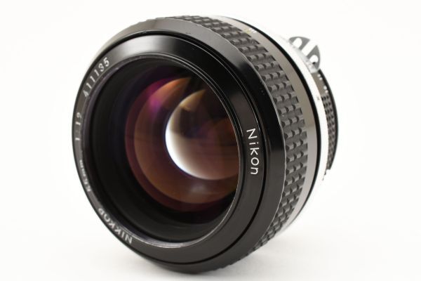 完動美品 Nikon Ai Nikkor 55mm F1.2 MF Lens + HS-12 Food 大口径 単焦点 標準 レンズ / ニコン F Mount 明るいレンズ ボケ味抜群！ #1826_画像2