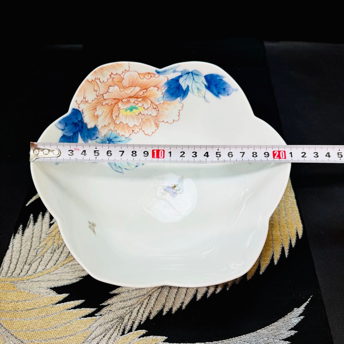 希少オールド 有田焼 深川製磁 宮内庁御用達 牡丹絵輪花 大碗 鉢 希少オールド 有田焼 深川製磁 宮内庁御用達 牡丹絵輪花 大碗 鉢
