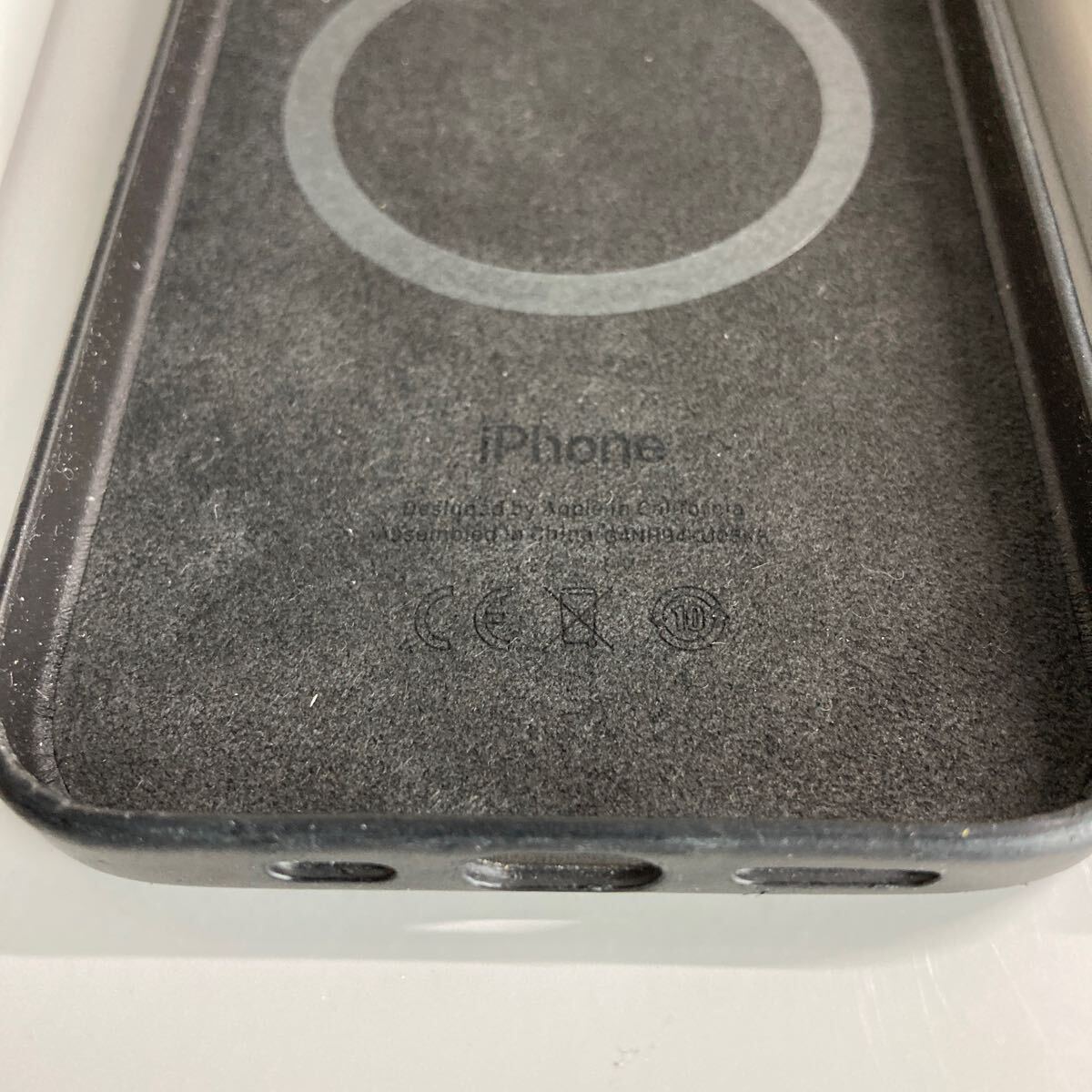 【送料無料】Apple純正 MagSafe対応iPhone 12iPhone 12/12 Pro レザーケース MHKG3FE/A（ブラック）