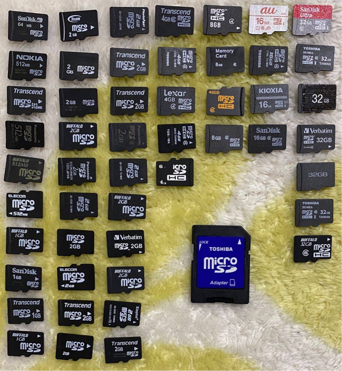 中古 microSD マイクロSDカード 64MB～32GB 50枚 の画像1