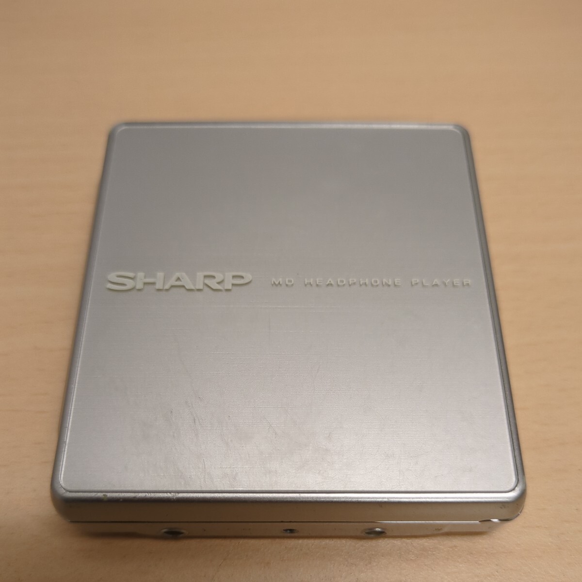 y051707r SHARP　シャープ　MD-ST600-S　シルバー系　ポータブル MD プレーヤー　MDLP対応　（MD再生専用機/MDウォークマン）_画像2