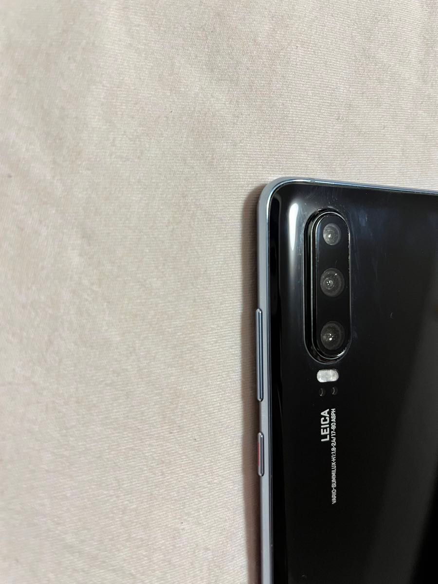 HUAWEI P30 RAM6GB/ROM128GB + ワイヤレス充電ケース