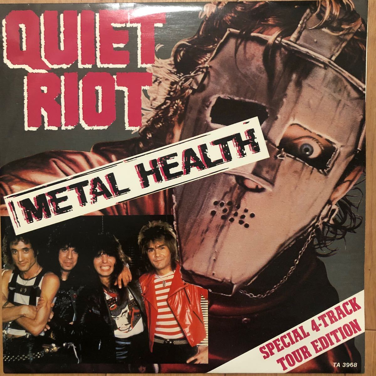 12’ Quiet Riot-Cum on feel the noize/Metal health _画像1