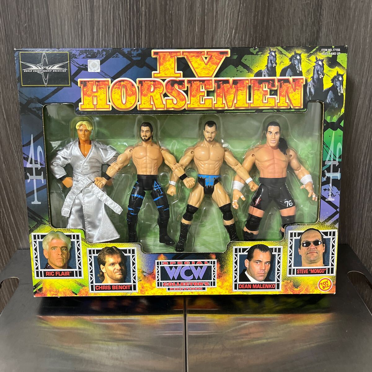 1円スタート★ 1999 ToyBiz WCW IV Four Horsemen 4 Pack RIC FLAIR Malenko CHRIS BENOIT Mongo BOXの画像1