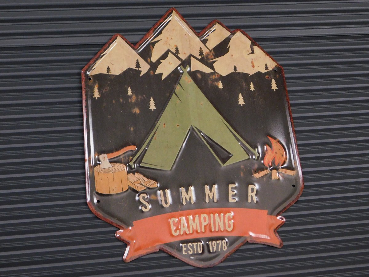 送料￥350【SUMMER CAMP・山型】※《エンボスメタルサイン》 アメリカン雑貨　エンボス看板　ブリキ看板　キャンプ　36_画像1