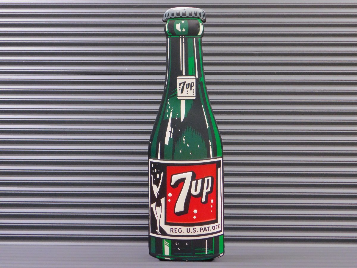 送料\350【７ＵＰ・セブンアップ】※《エンボスメタルサイン／レトロボトル》 アメリカン雑貨　エンボス看板　ブリキ看板　10_画像2