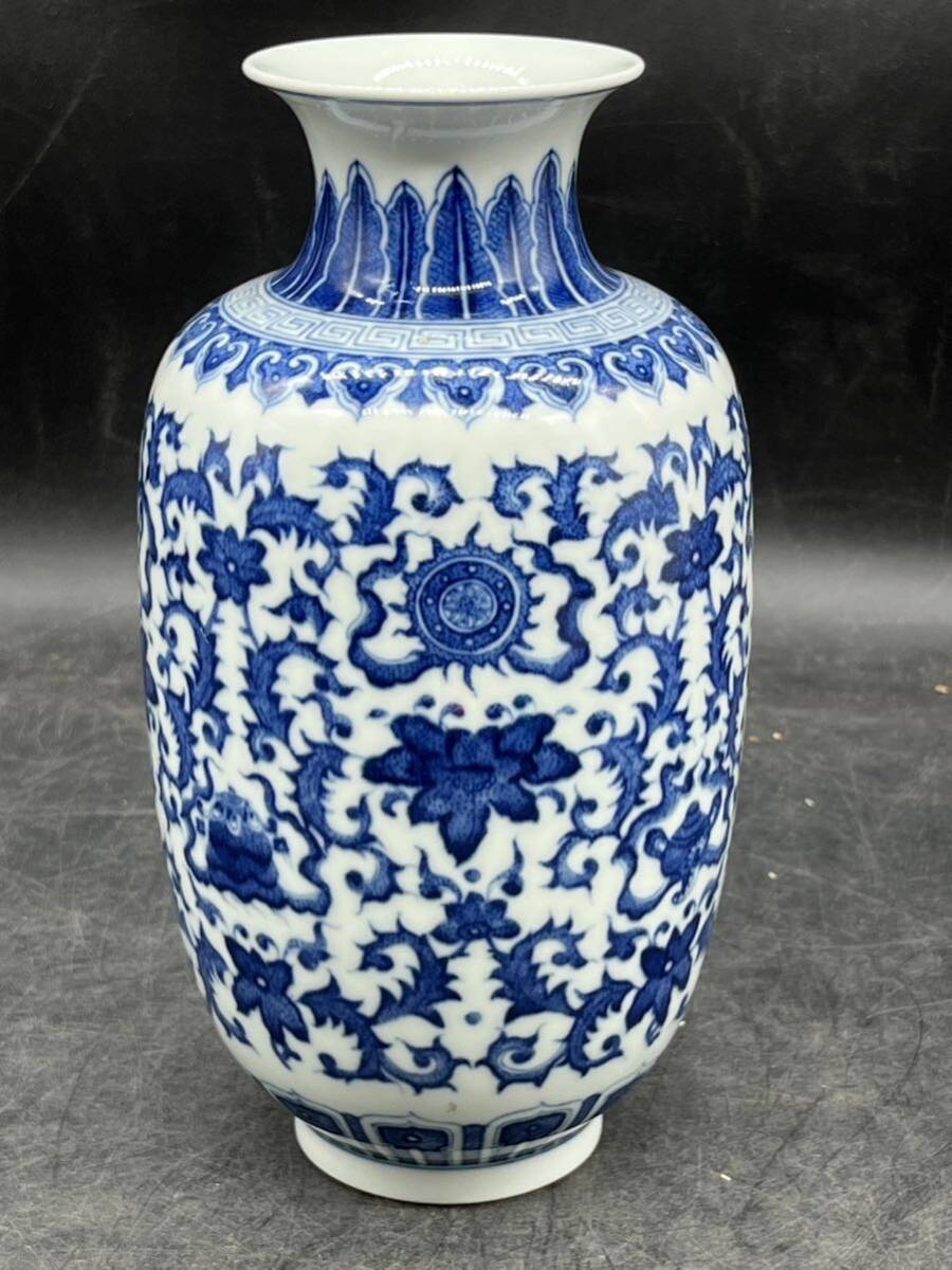 r6050235 中国 古美術 花瓶 染付 置物 花入 在銘 大清乾隆年製の画像1