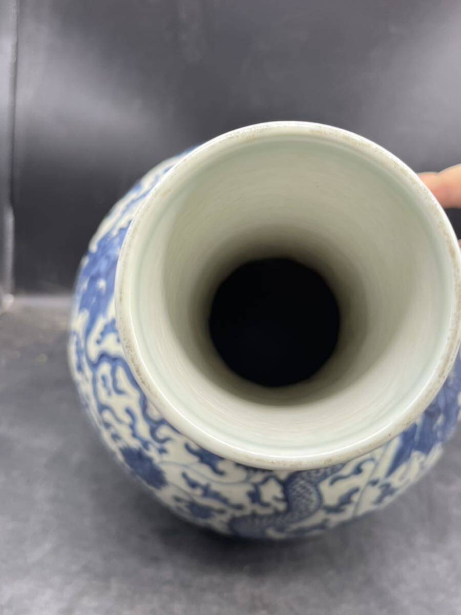 Yahoo!オークション - r6050823 中国美術 青花 龍紋 天球瓶 中国 Yahoo!オークション - r6050823 中国美術 青花 龍紋 天球瓶 中国