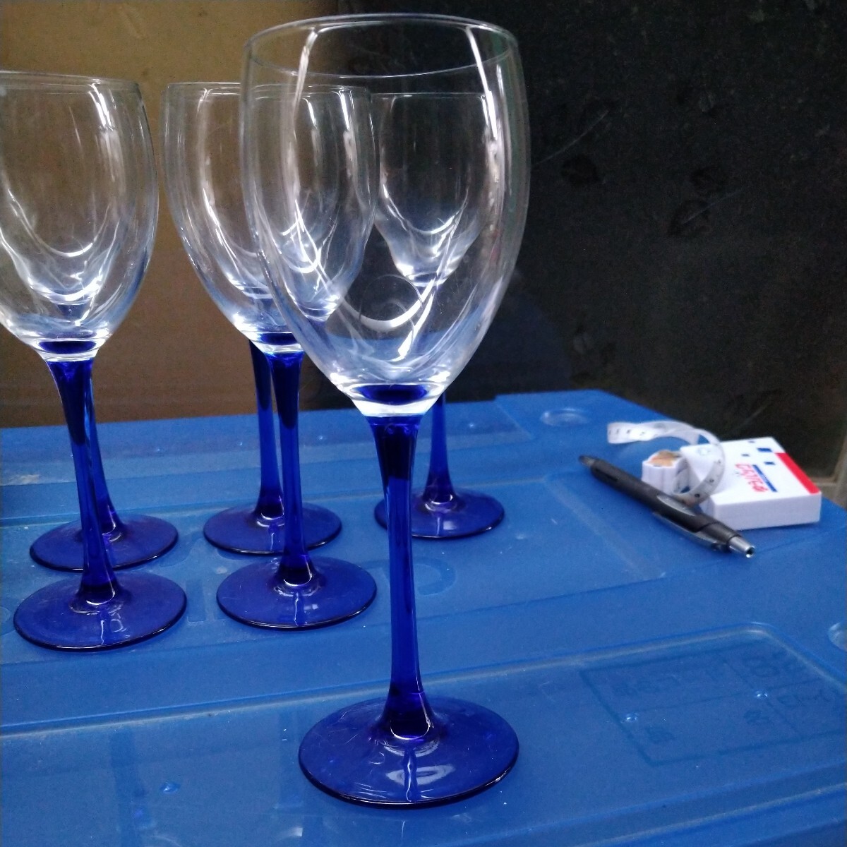  бокал для вина стеклянный держать рука голубой шесть шт. комплект склад регулировка товар почти не использовался 