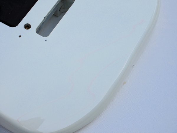 Squier　スクワイアー　ストラトボディ　Olympic White　2010年製Squier by Fender Deluxe Hot Rails Strat_わかりますでしょうか？