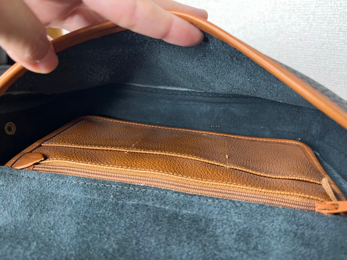 美品 DOONEY&BOURKE ドゥーニーアンドバーク 本革レザー 美品 DOONEY&BOURKE ドゥーニーアンドバーク 本革レザー