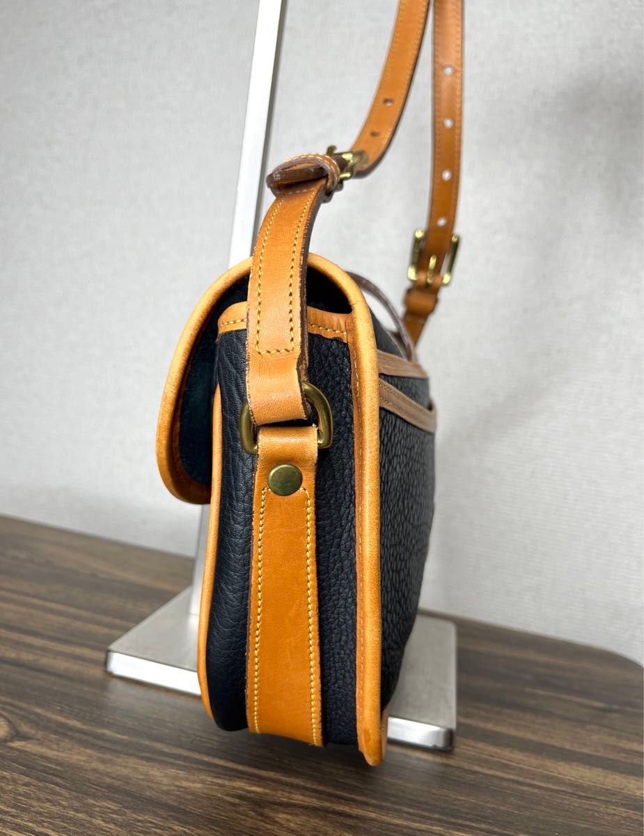 美品★ DOONEY&BOURKE ドゥーニーアンドバーク　本革レザー　ショルダーバッグ　黒　vintage 斜めがけ　レア