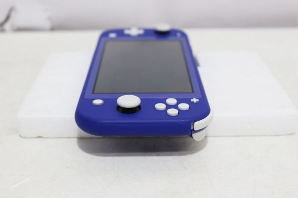 D618H 049 Nintendo Switch Lite ニンテンドースイッチライト ブルー 動作確認済 中古品①_画像8