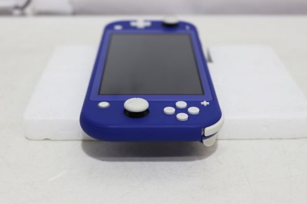 D619H 049 Nintendo Switch Lite ニンテンドースイッチライト ブルー 動作確認済 中古品②_画像8