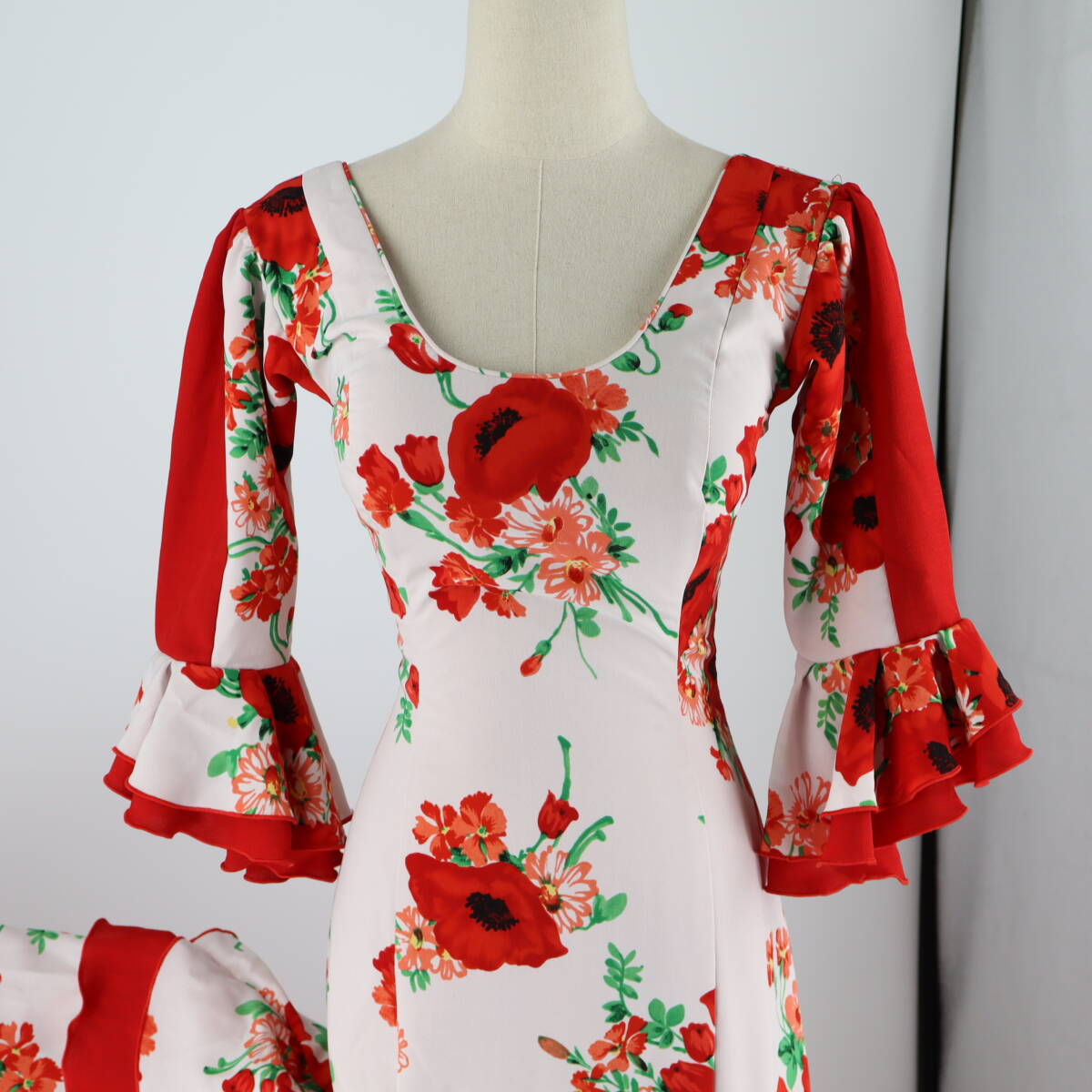 [ free shipping ][ beautiful goods flamenco costume ]... red × floral print CANELA PURA SEVILLA MAGNA dress . pad attaching Flamenco tango 