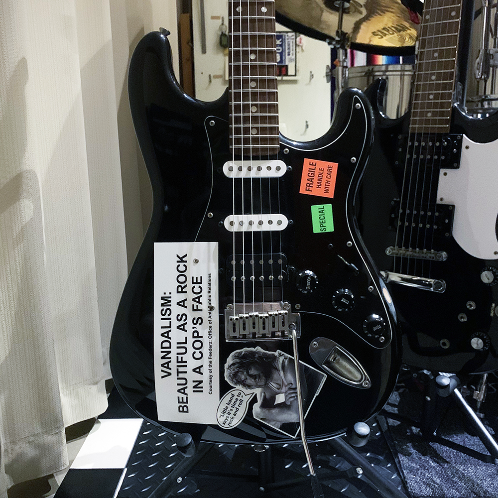 VANDALISM STICKER★バンパーステッカー カートコバーン NIRVANA Kurt Cobain ギター グランジ 90s Grunge ニルヴァーナ PUNK HARD CORE_画像3