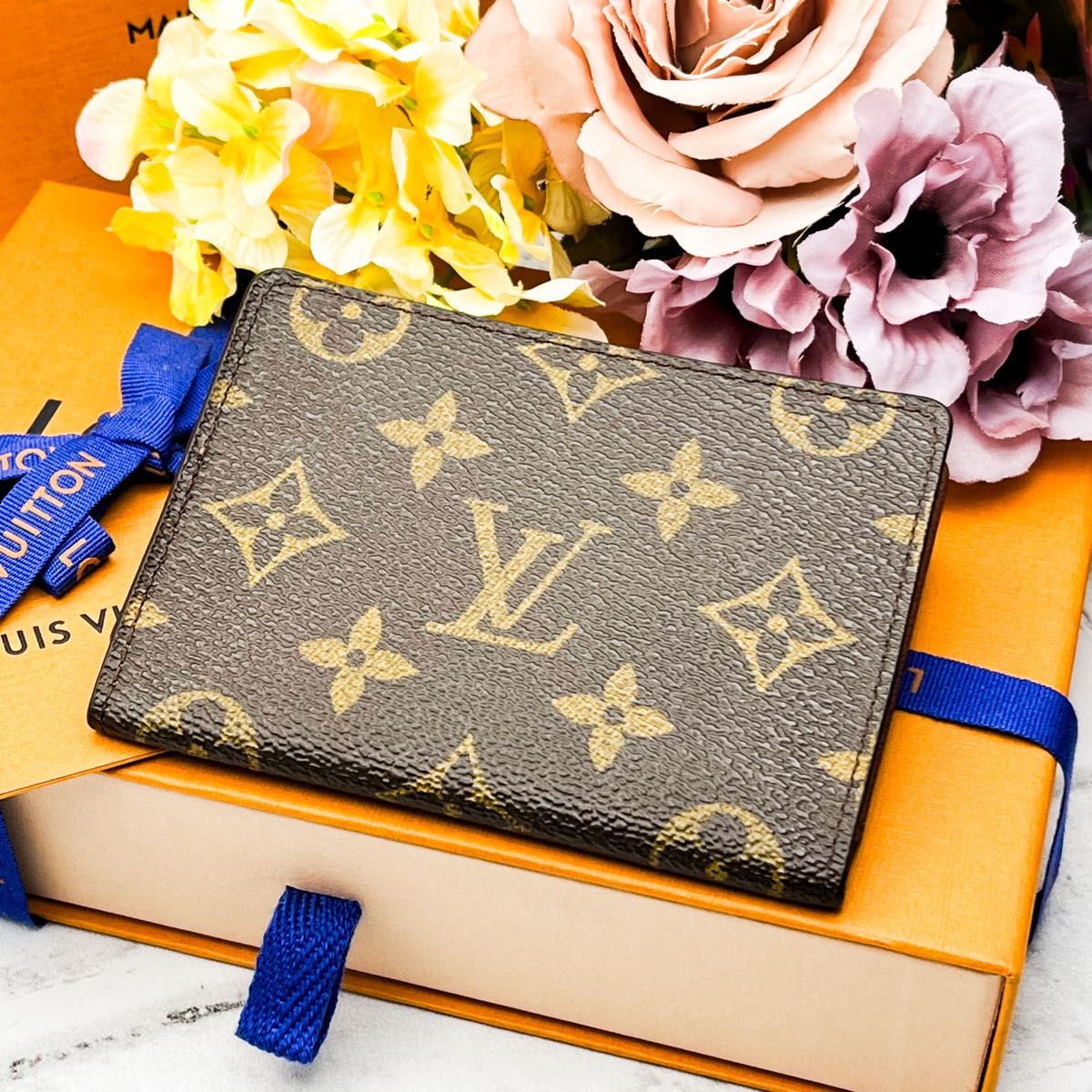 極美品☆　ルイヴィトン　パスケース　モノグラム　ポルト2カルト　ヴェルティカル LOUIS VUITTON M60533