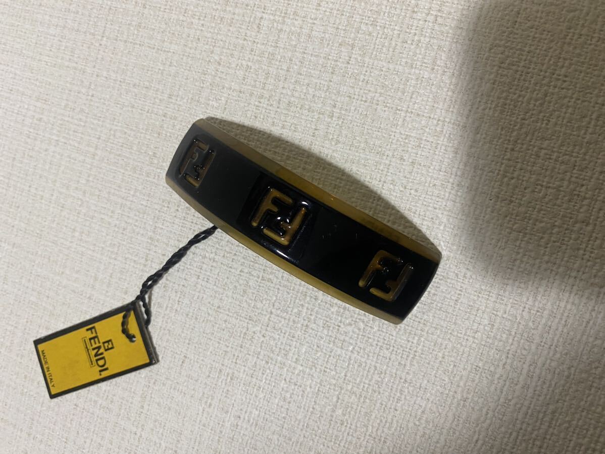 新品レア希少 FENDIフェンディのバレッタ3個まとめて お洒落 新品レア希少 FENDIフェンディのバレッタ3個まとめて お洒落