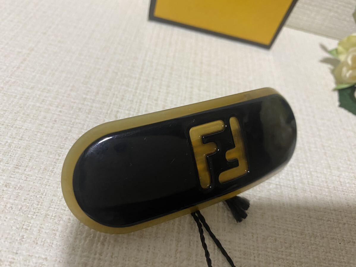 新品レア希少 FENDIフェンディのバレッタ3個まとめて お洒落 新品レア希少 FENDIフェンディのバレッタ3個まとめて お洒落