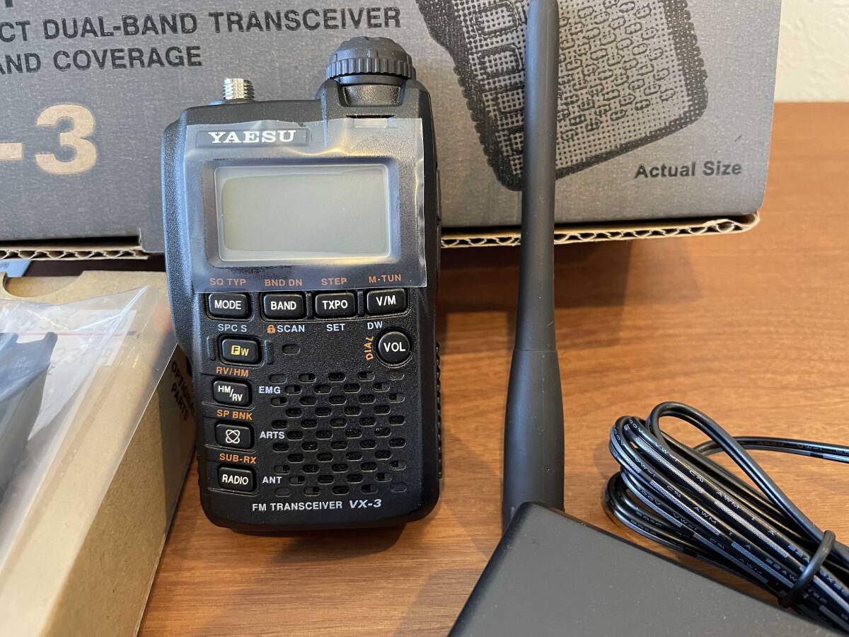 [ beautiful goods * guarantee remainder equipped * battery case attaching ] Yaesu wireless 144/430MHz FM dual band transceiver VX-3[ including carriage ]