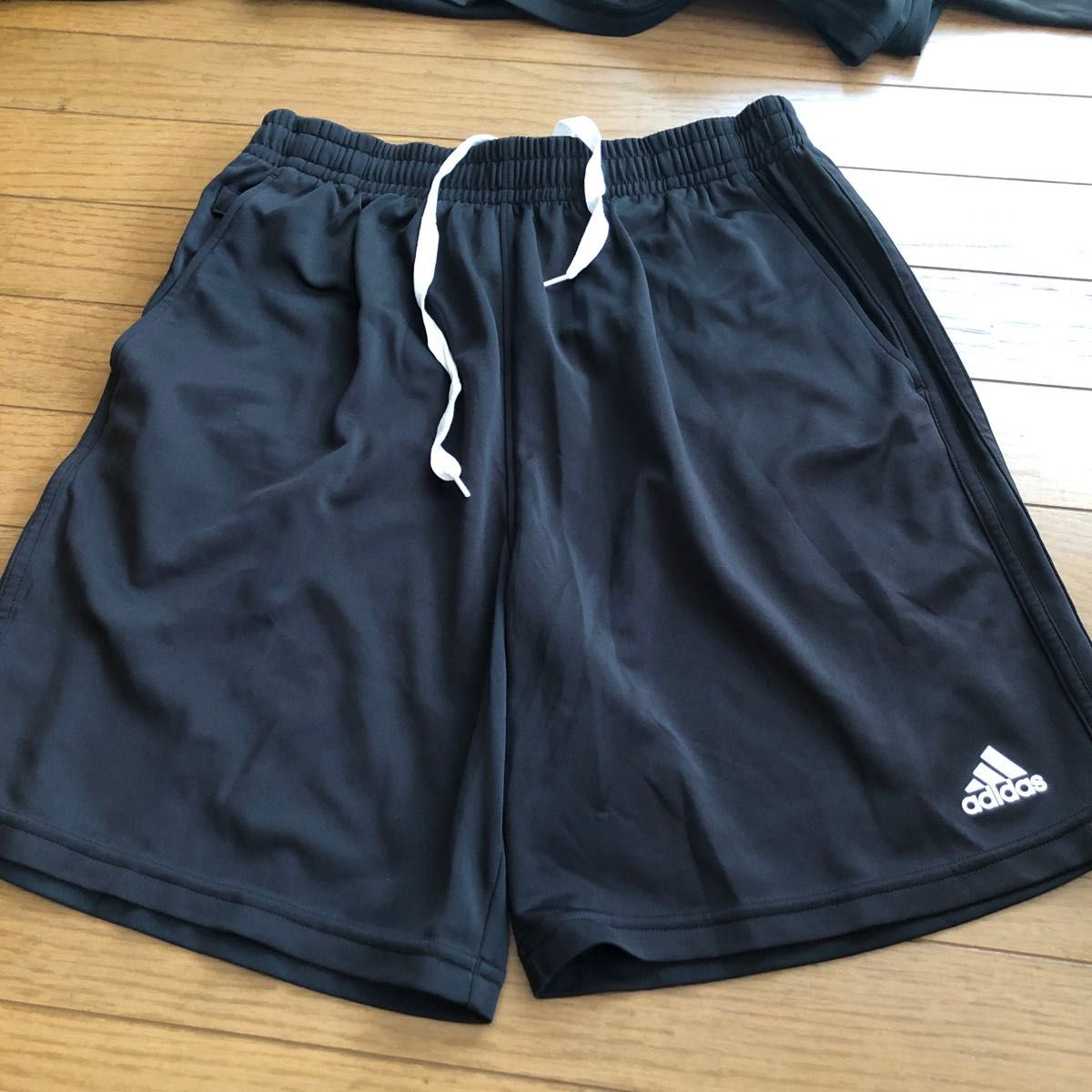 美品　サッカー審判服上下　adidas