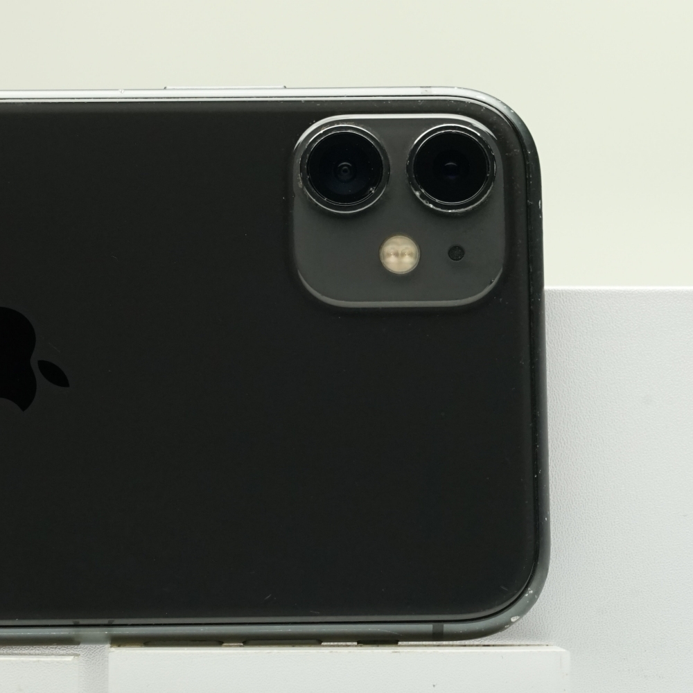 iPhone 11 128GB ブラック SIMフリー 訳あり品 ジャンク 中古本体 スマホ スマートフォン 白ロム_画像3