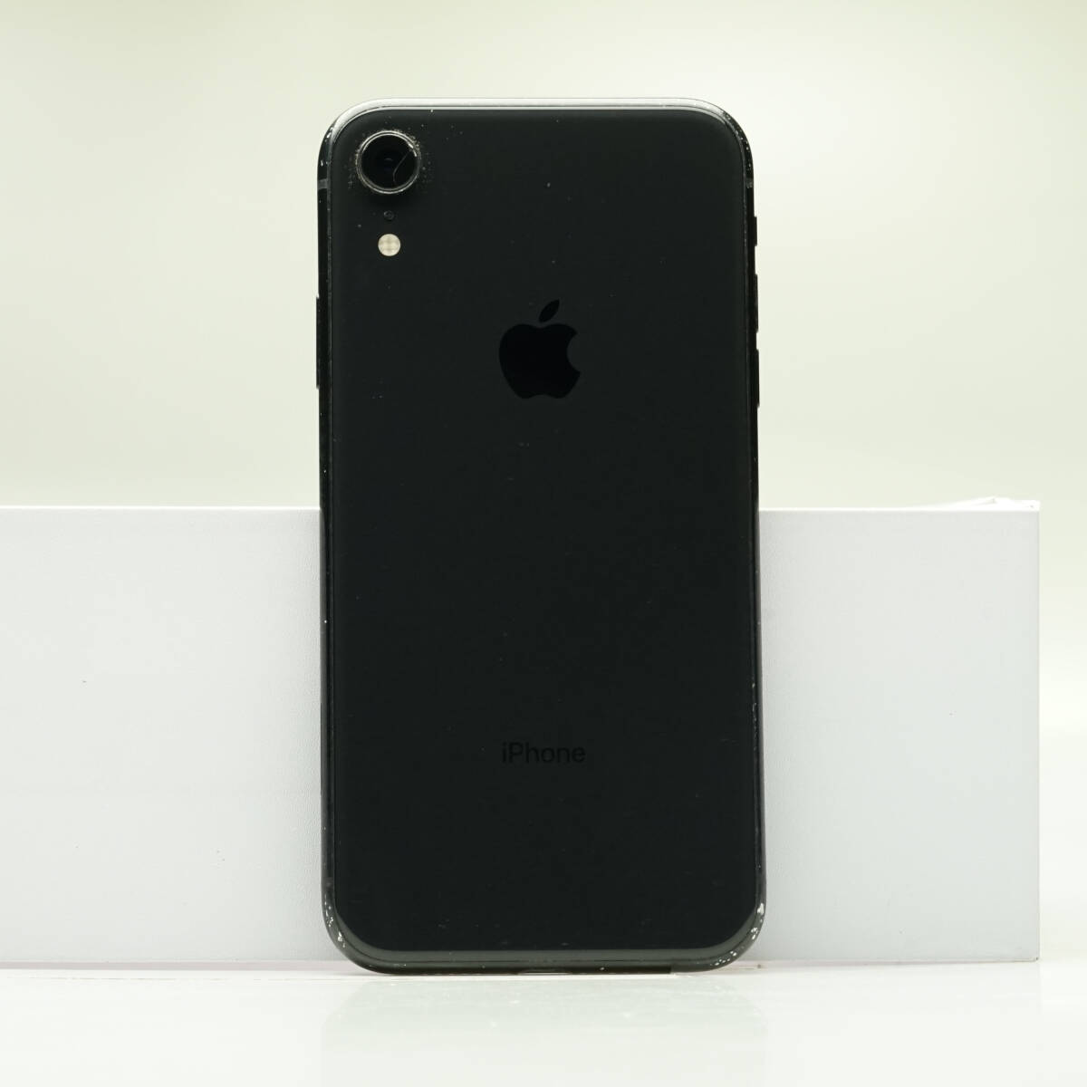 iPhone XR 128GB ブラック au版 訳あり品 ジャンク 中古本体 スマホ スマートフォン 白ロム_画像1