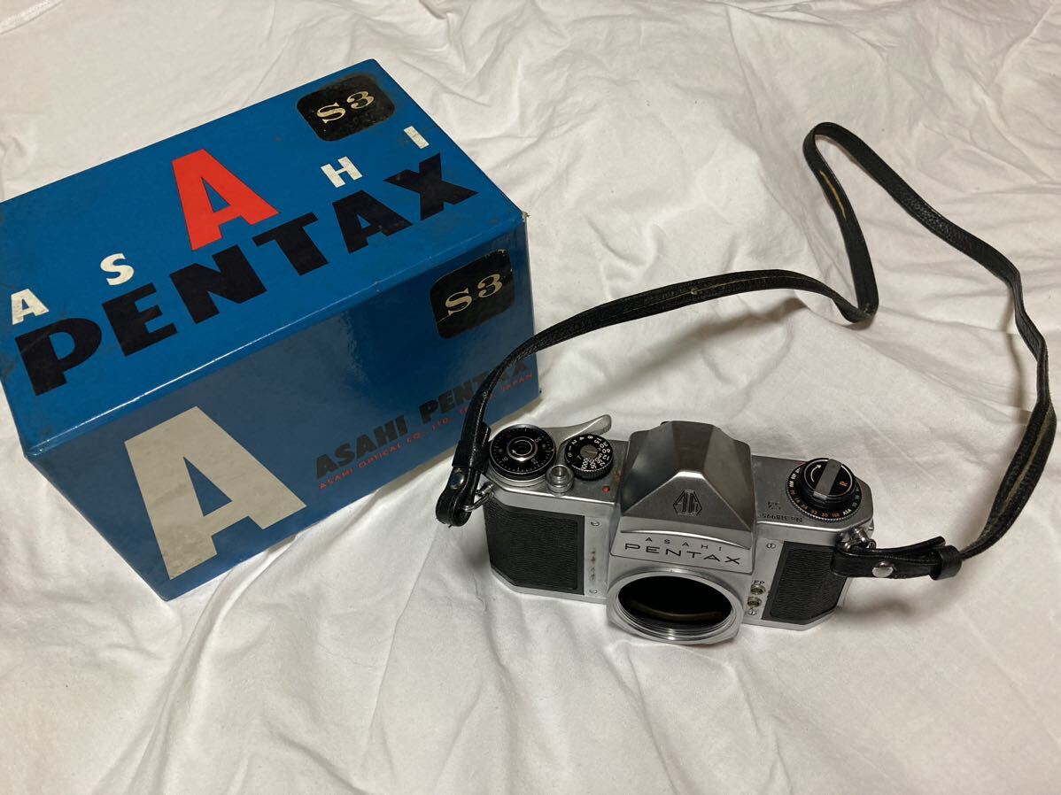 昭和レトロ　フイルムカメラ　ジャンク品　ASAHI PENTAX　　No.318995 S3　本体のみ　レア　_画像1