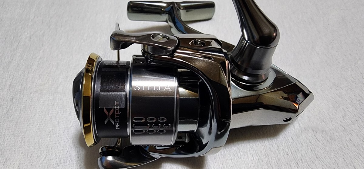 超美品中古品 SHIMANO シマノ 18 ステラ C2500SHG(収納袋、化粧箱付き) 03800