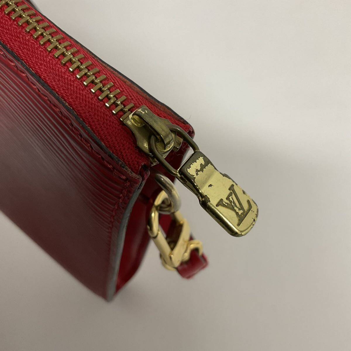 営AD776-60◆ LOUIS VUITTON ルイヴィトン エピ ポシェット アクセソワール 【M52947】レザー レッド ハンドバッグ _画像4