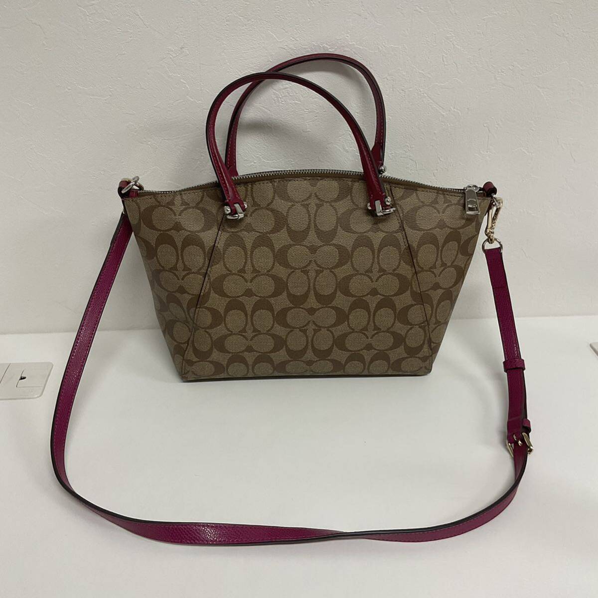 営SR847-80◆ 【美品】COACH／コーチ シグネチャー 2WAY ハンドバッグ ショルダーバッグ 【ショルダーストラップのみ別モデル】_画像2