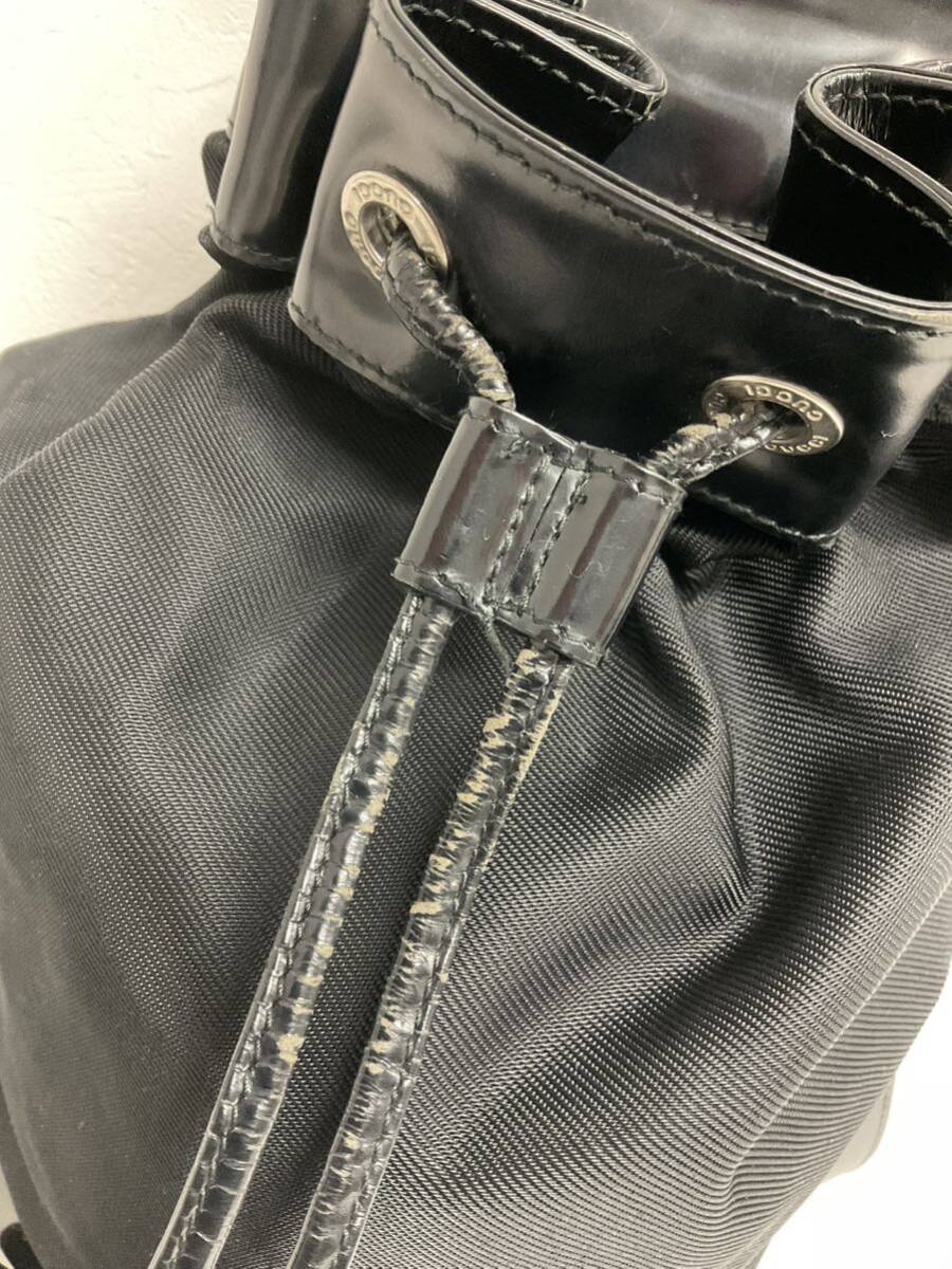 営AD777-80◆ GUCCI ／グッチ バンブー ワンショルダーバッグ ナイロン エナメル レザー 黒 巾着 肩掛け ショルダーバッグ 003-2113-0036_画像2